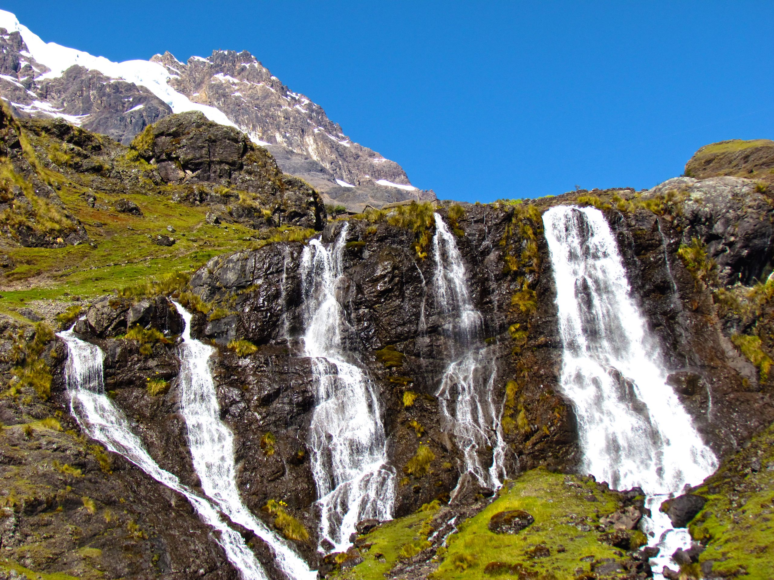 Cómo Prepararse para la Caminata Lares: Guía Completa de Trekking y Cultura 2026